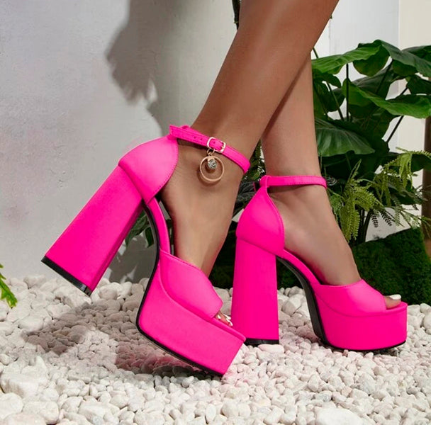 Zara strappy chunky platform heeled sandals - fuchsia pink NWT | Platform  sandals heels, Platform heels chunky, Zara strappy